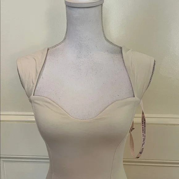 Oh Polly Cream Maxi Dress - Picture 3 of 11